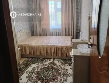 2-комнатная квартира, этаж 3 из 5, 48 м²