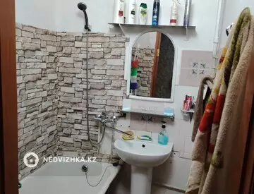 2-комнатная квартира, этаж 3 из 5, 48 м², миниатюра 6