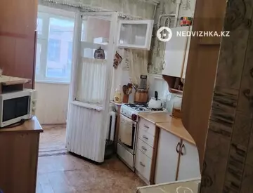 2-комнатная квартира, этаж 3 из 5, 48 м², миниатюра 8