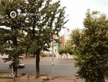 1-комнатная квартира, этаж 3 из 12, 40 м², Посуточно