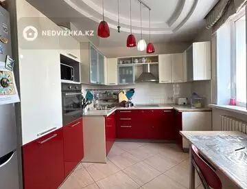 4-комнатная квартира, этаж 10 из 17, 148 м²