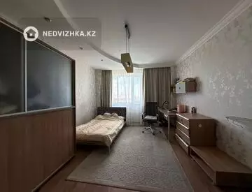4-комнатная квартира, этаж 10 из 17, 148 м²