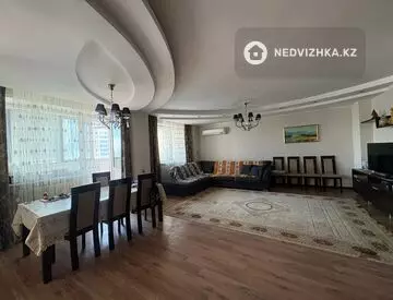 4-комнатная квартира, этаж 10 из 17, 148 м²