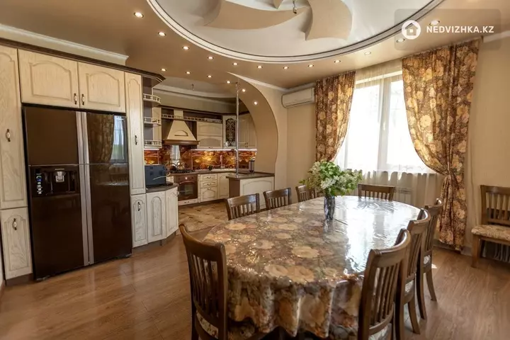 6-комнатный дом, 18 соток, 271 м²