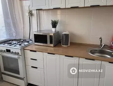 1-комнатная квартира, этаж 3 из 5, 30 м², Посуточно, миниатюра 6