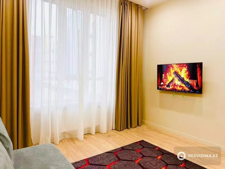 1-комнатная квартира, этаж 10 из 12, 40 м², Посуточно, фотография 5