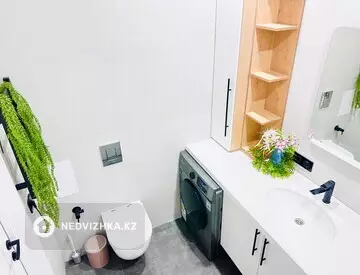 1-комнатная квартира, этаж 10 из 12, 40 м², Посуточно, миниатюра 11