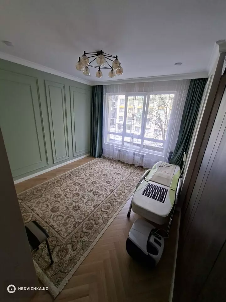 3-комнатная квартира, этаж 2 из 9, 70 м², фотография 3