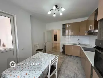 3-комнатная квартира, этаж 4 из 9, 94 м², миниатюра 2