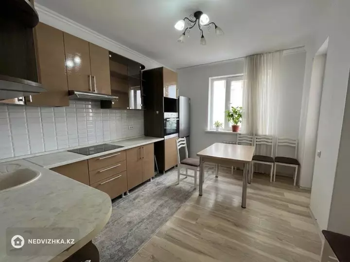 3-комнатная квартира, этаж 4 из 9, 94 м², фотография 4