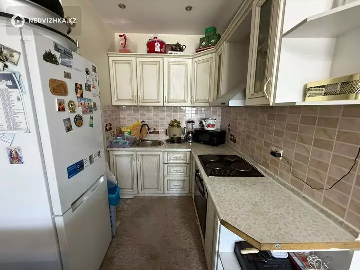 2-комнатная квартира, этаж 10 из 13, 45 м², фотография 3