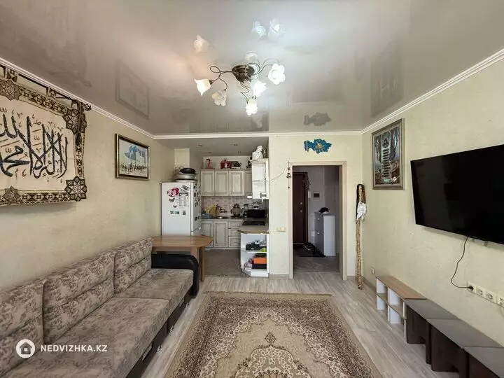 2-комнатная квартира, этаж 10 из 13, 45 м², фотография 2