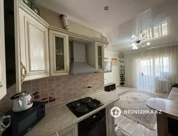 2-комнатная квартира, этаж 10 из 13, 45 м², миниатюра 4
