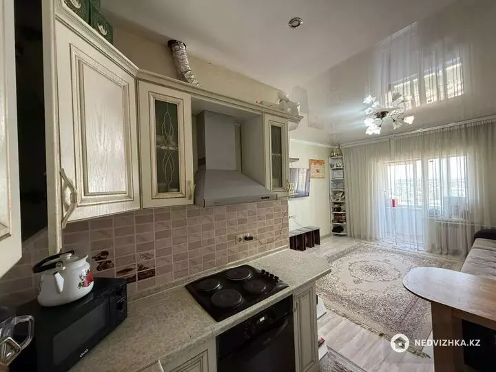 2-комнатная квартира, этаж 10 из 13, 45 м², фотография 4