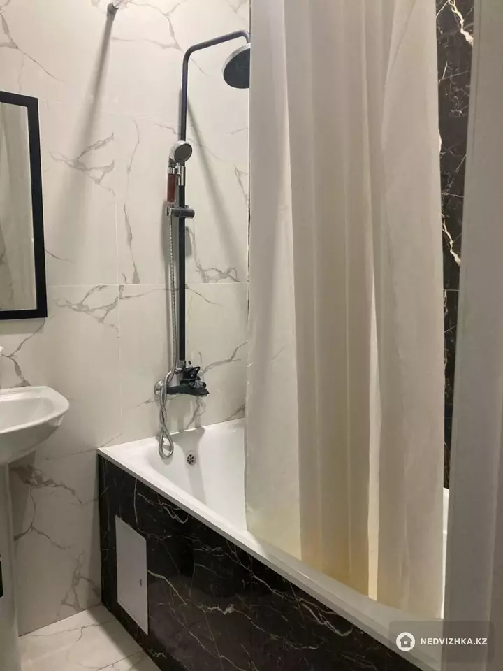 1-комнатная квартира, этаж 9 из 9, 24 м², фотография 5