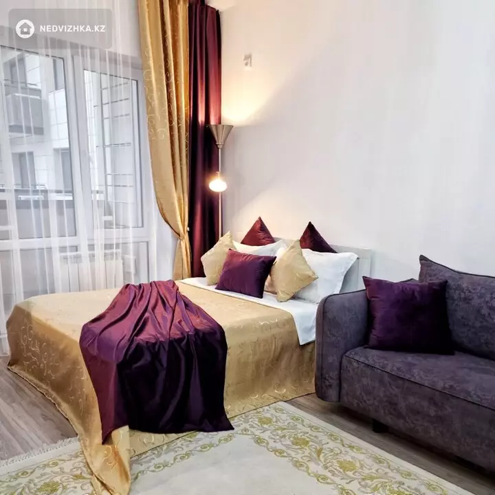1-комнатная квартира, этаж 11 из 12, 40 м², Посуточно