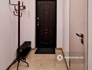 1-комнатная квартира, этаж 11 из 12, 40 м², Посуточно, миниатюра 9