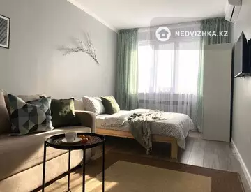1-комнатная квартира, этаж 11 из 12, 40 м², Посуточно