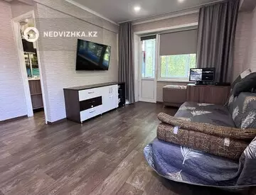 1-комнатная квартира, этаж 4 из 5, 32 м², миниатюра 1