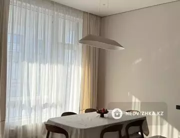 4-комнатная квартира, этаж 2 из 3, 160 м²