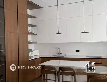 4-комнатная квартира, этаж 2 из 3, 160 м², миниатюра 10