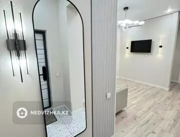 2-комнатная квартира, этаж 1 из 16, 45 м², миниатюра 1