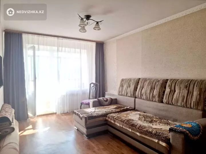 2-комнатная квартира, этаж 3 из 6, 54 м², фотография 2