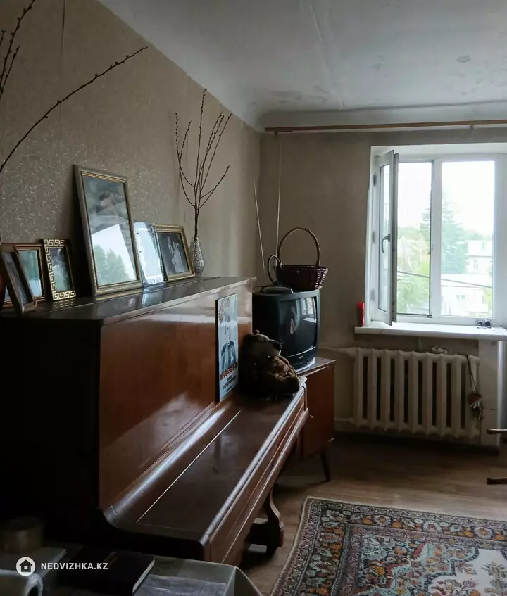 3-комнатная квартира, этаж 4 из 4, 58 м², фотография 5