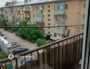 3-комнатная квартира, этаж 4 из 4, 58 м²