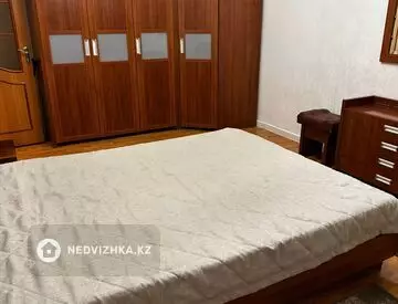 3-комнатная квартира, этаж 3 из 4, 74 м², миниатюра 1