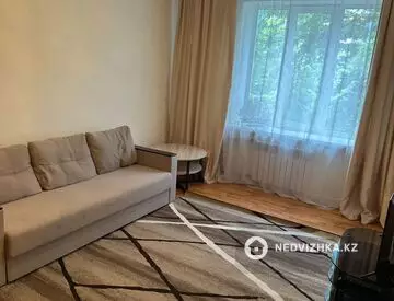 3-комнатная квартира, этаж 3 из 4, 74 м², миниатюра 2