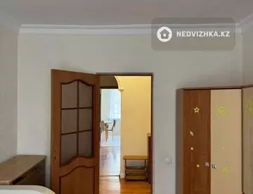 3-комнатная квартира, этаж 3 из 4, 74 м², миниатюра 4