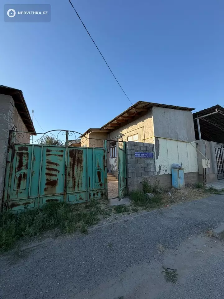 12-комнатный дом, 4 соток, 250 м², фотография 2