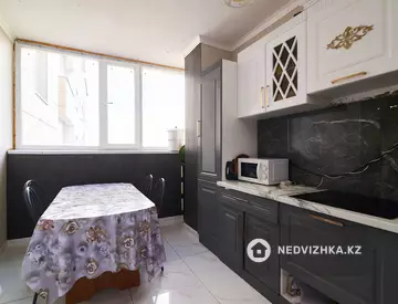 4-комнатная квартира, этаж 3 из 5, 89 м², миниатюра 7