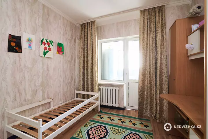 4-комнатная квартира, этаж 3 из 5, 89 м², фотография 4