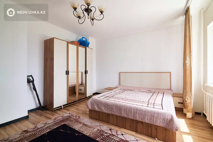 4-комнатная квартира, этаж 3 из 5, 89 м², фотография 5
