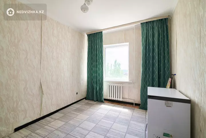 4-комнатная квартира, этаж 3 из 5, 89 м², фотография 2