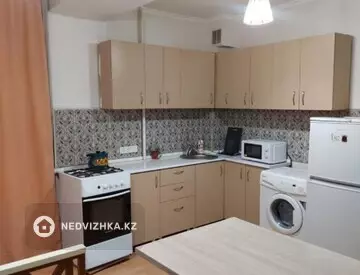 1-комнатная квартира, этаж 3 из 9, 40 м², Посуточно, миниатюра 3