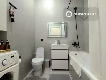 1-комнатная квартира, этаж 9 из 14, 40 м², Посуточно, миниатюра 11