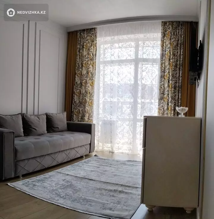 2-комнатная квартира, этаж 9 из 10, 40 м², Посуточно, фотография 4