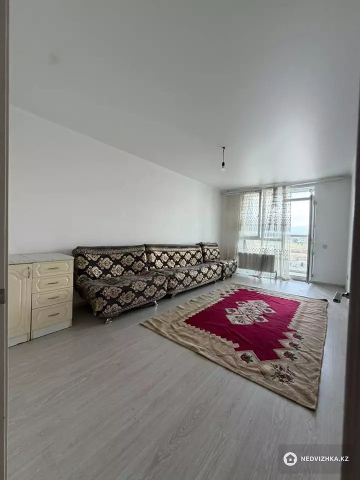 3-комнатная квартира, этаж 6 из 10, 100 м², На длительный срок, фотография 4