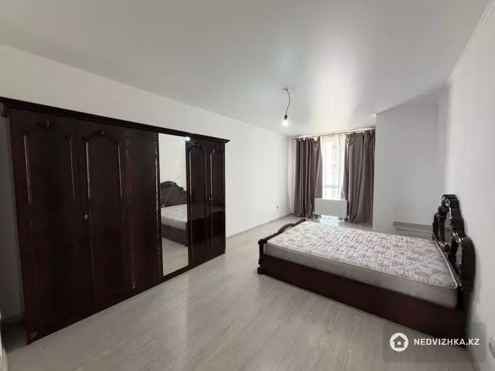 3-комнатная квартира, этаж 6 из 10, 100 м², На длительный срок, фотография 3