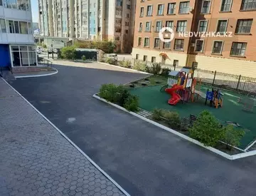 2-комнатная квартира, этаж 6 из 9, 43 м², миниатюра 2