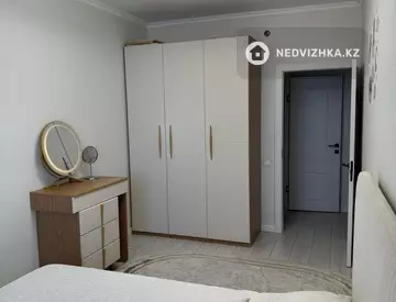 3-комнатная квартира, этаж 14 из 17, 73 м², миниатюра 2