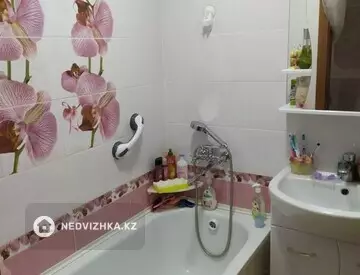 2-комнатная квартира, этаж 3 из 5, 48 м²