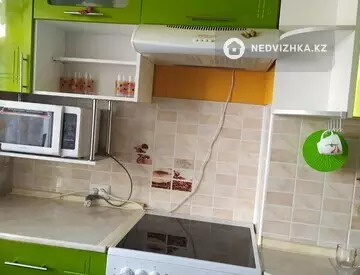 2-комнатная квартира, этаж 3 из 5, 48 м²