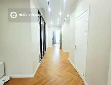 4-комнатная квартира, этаж 1 из 3, 160 м², миниатюра 7