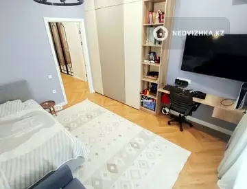 4-комнатная квартира, этаж 1 из 3, 160 м², миниатюра 12