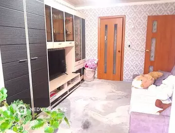 2-комнатная квартира, этаж 4 из 4, 38 м², миниатюра 1