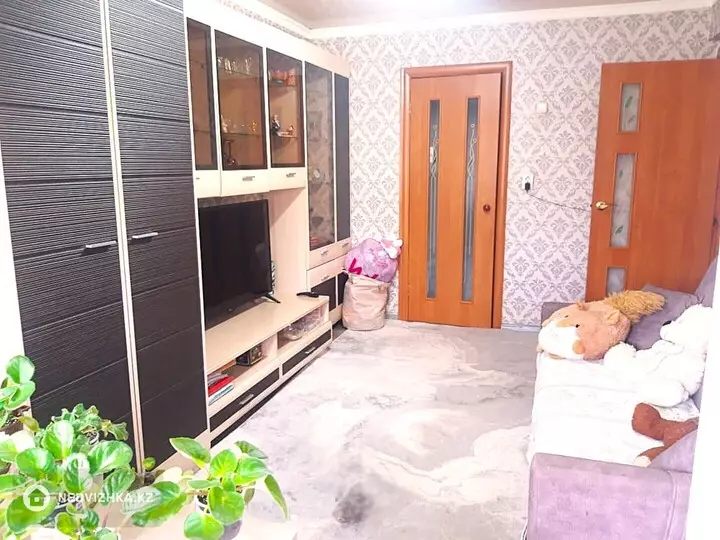 2-комнатная квартира, этаж 4 из 4, 38 м²